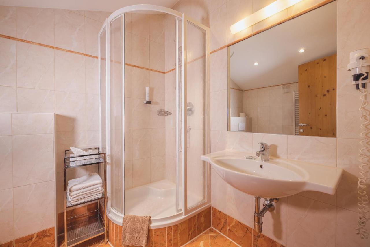 Loipenstubn Hotel Brixen im Thale Buitenkant foto